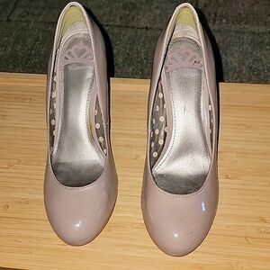 Fergalicious Nude Heels- US 8.5